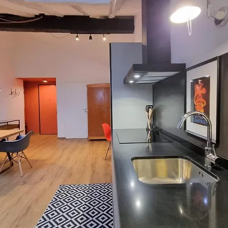 아파트 Roma 30 - Poema *