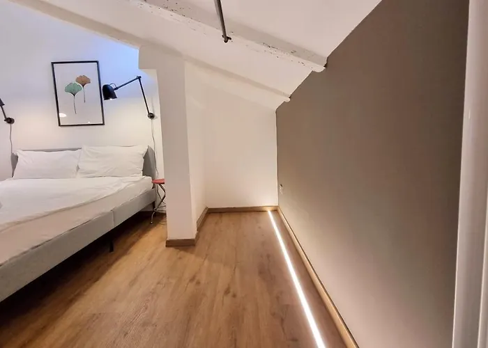 Roma 30 - Poema Lejlighed Trieste